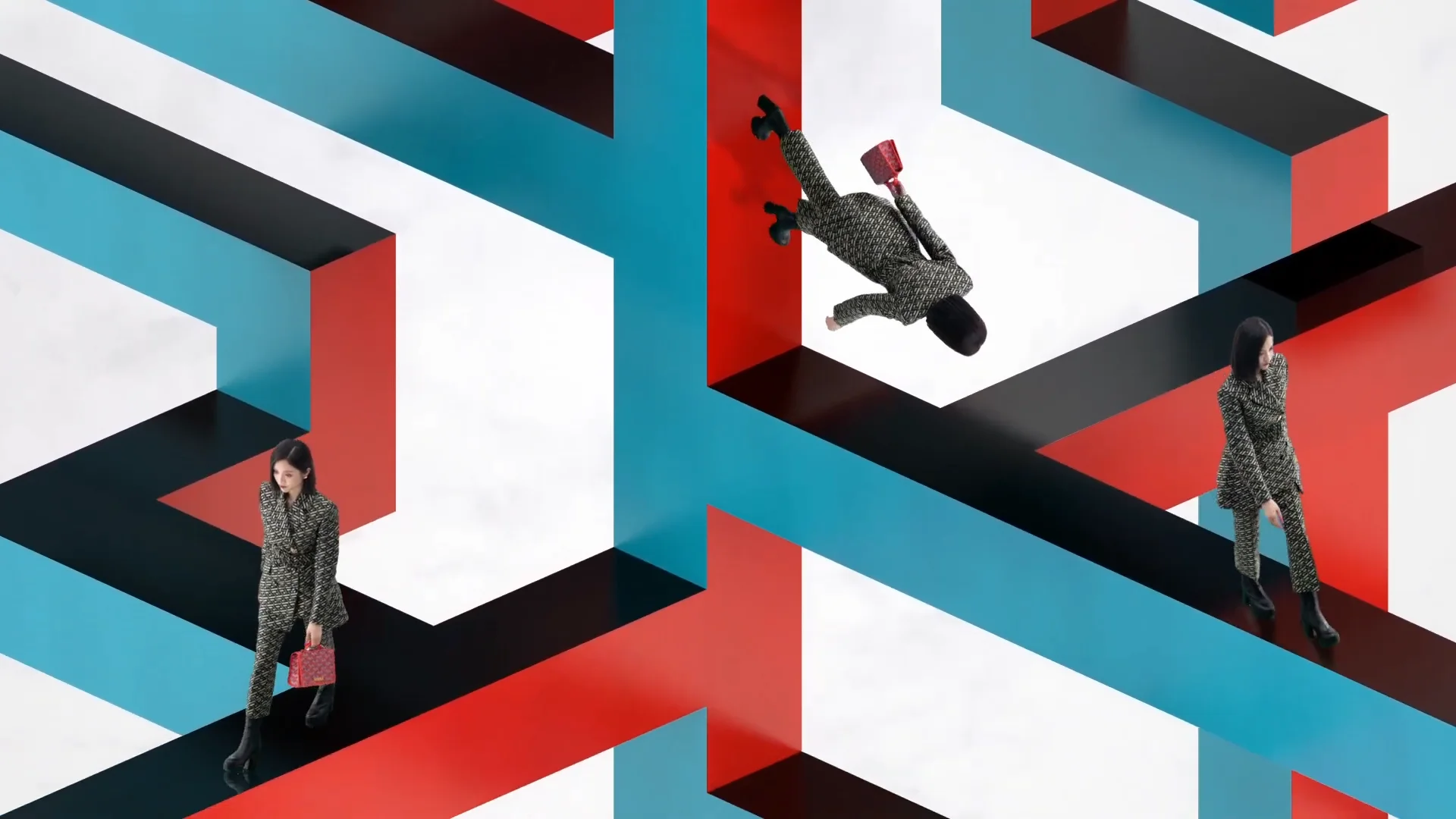 Versace FW21 - The Greca Maze